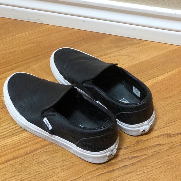 vans classic slip on black leather